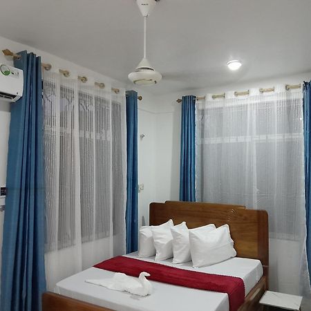 Valley Breeze Hotel Dar es Salaam Buitenkant foto