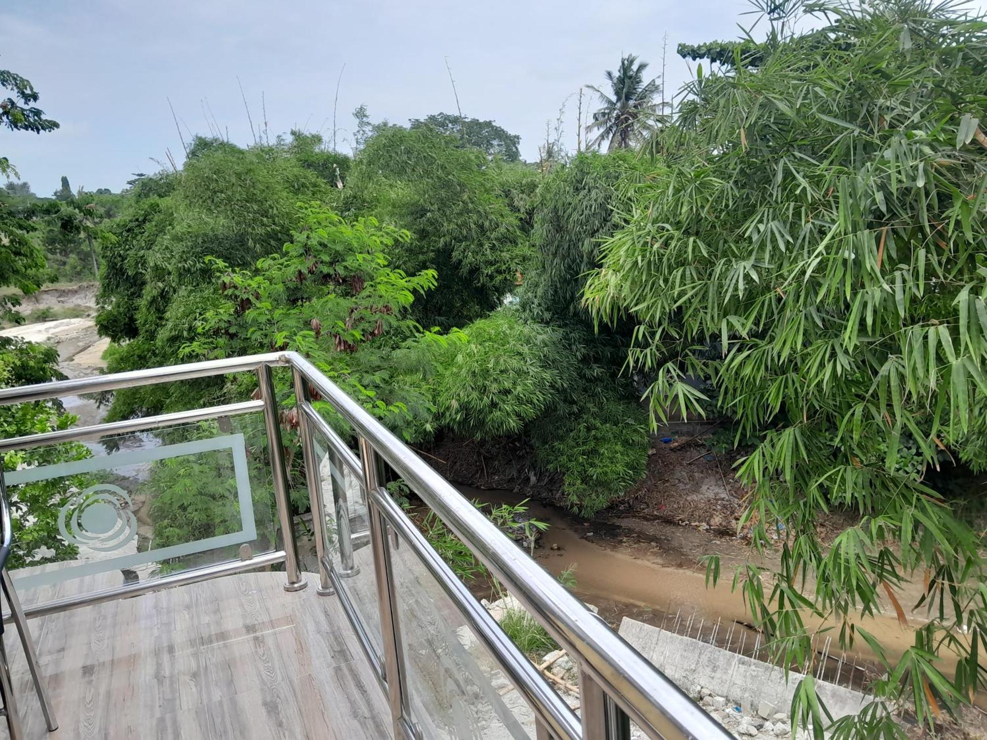 Valley Breeze Hotel Dar es Salaam Buitenkant foto
