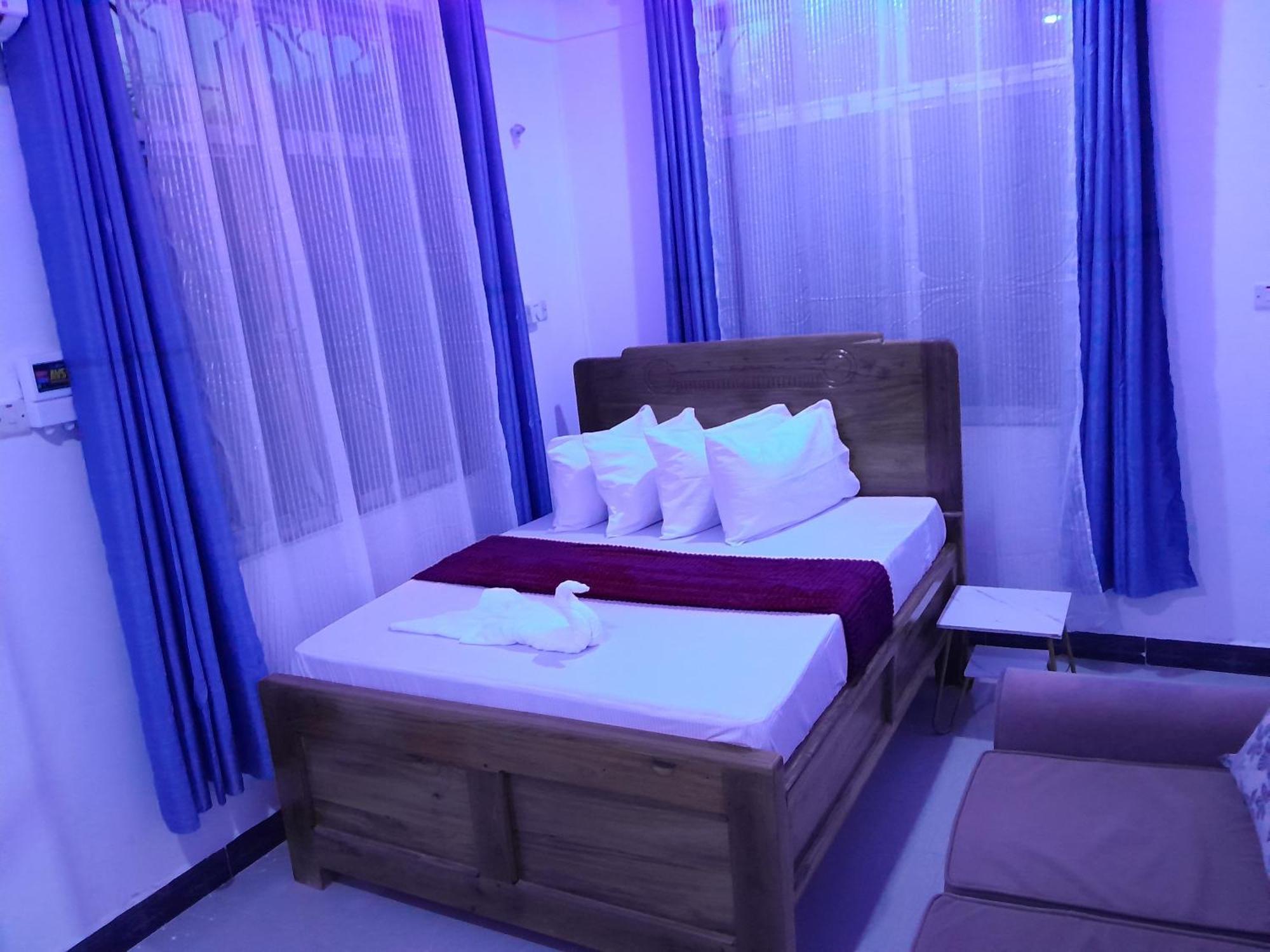 Valley Breeze Hotel Dar es Salaam Buitenkant foto