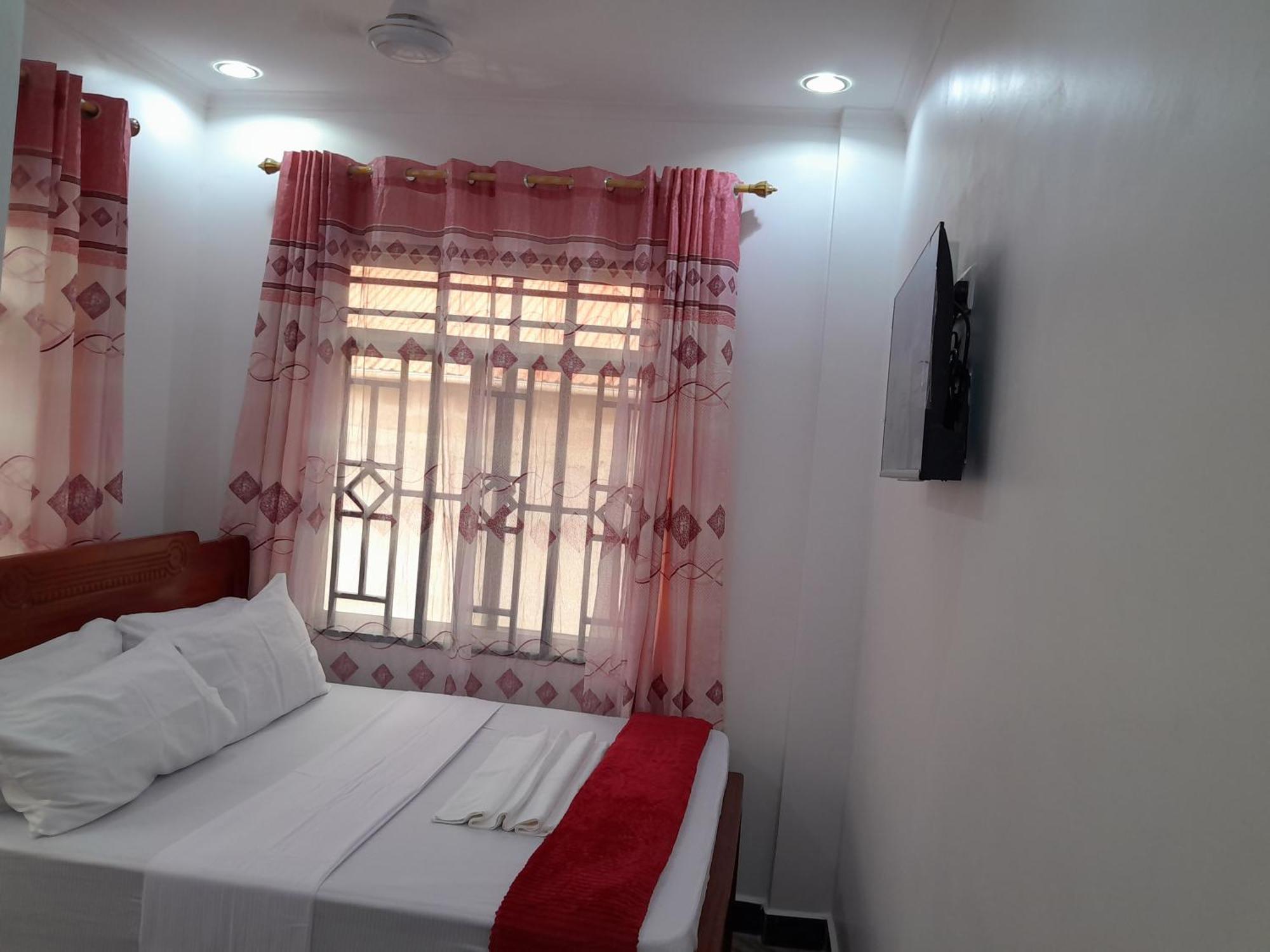 Valley Breeze Hotel Dar es Salaam Buitenkant foto