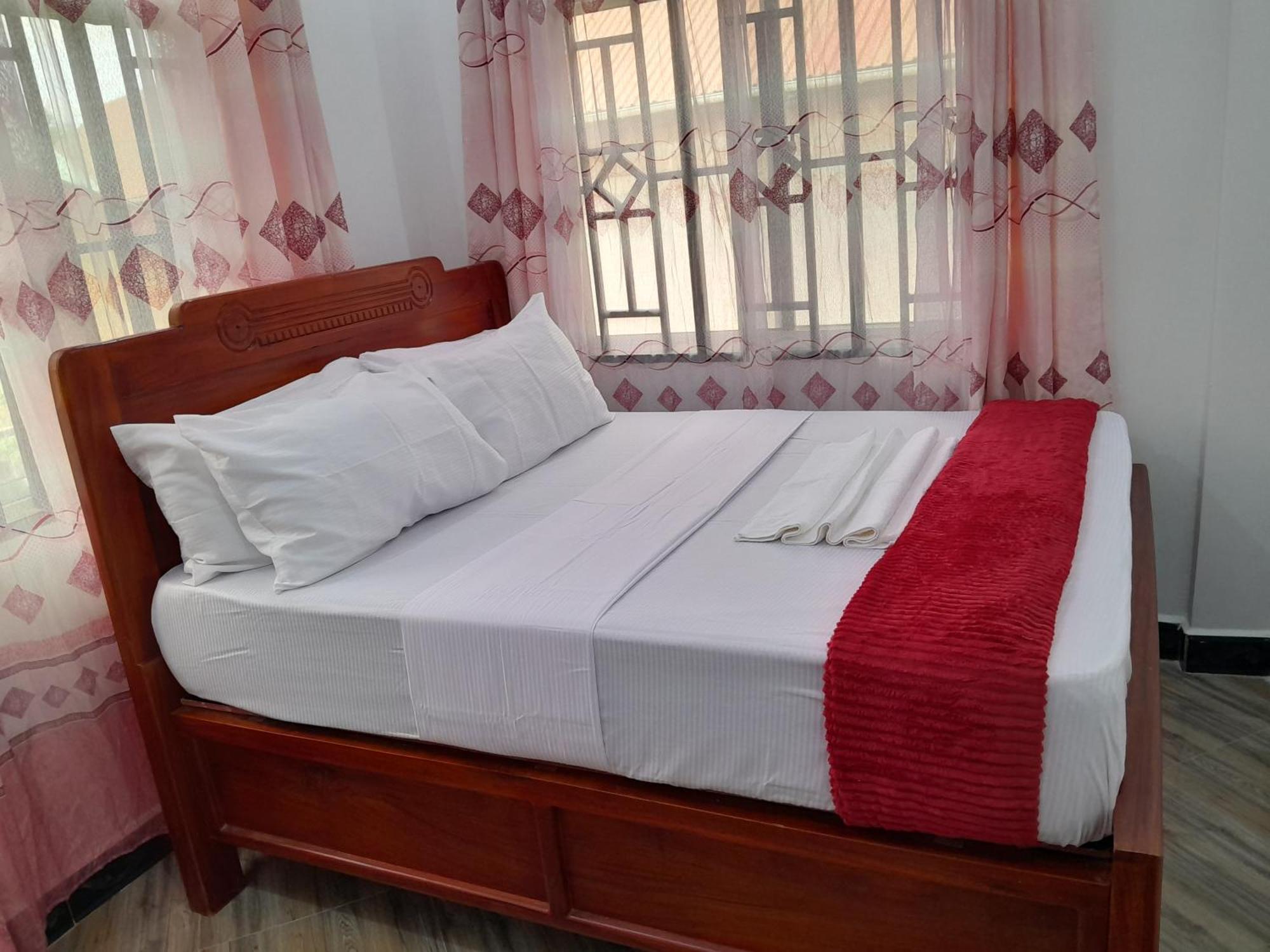 Valley Breeze Hotel Dar es Salaam Buitenkant foto