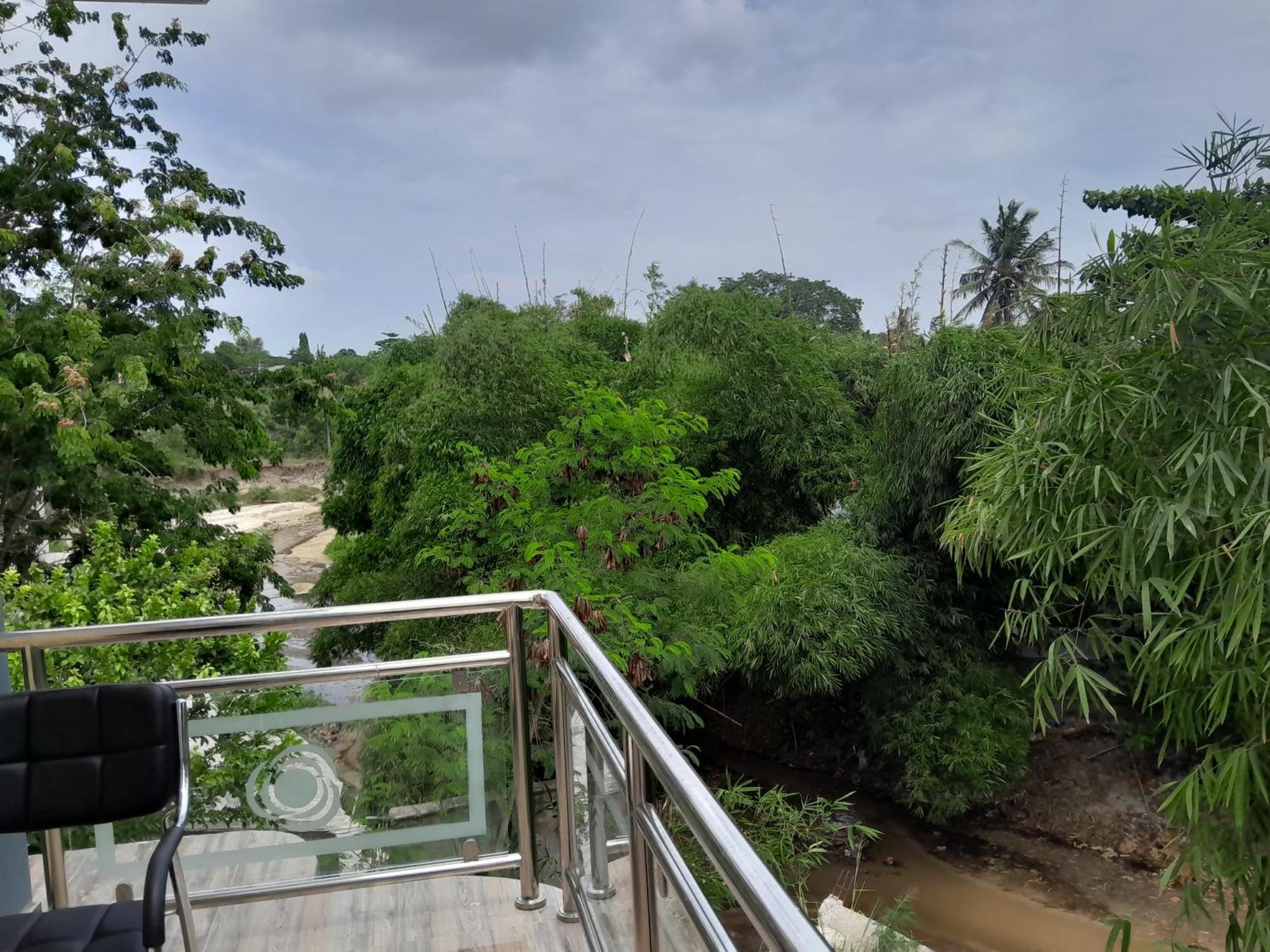 Valley Breeze Hotel Dar es Salaam Buitenkant foto
