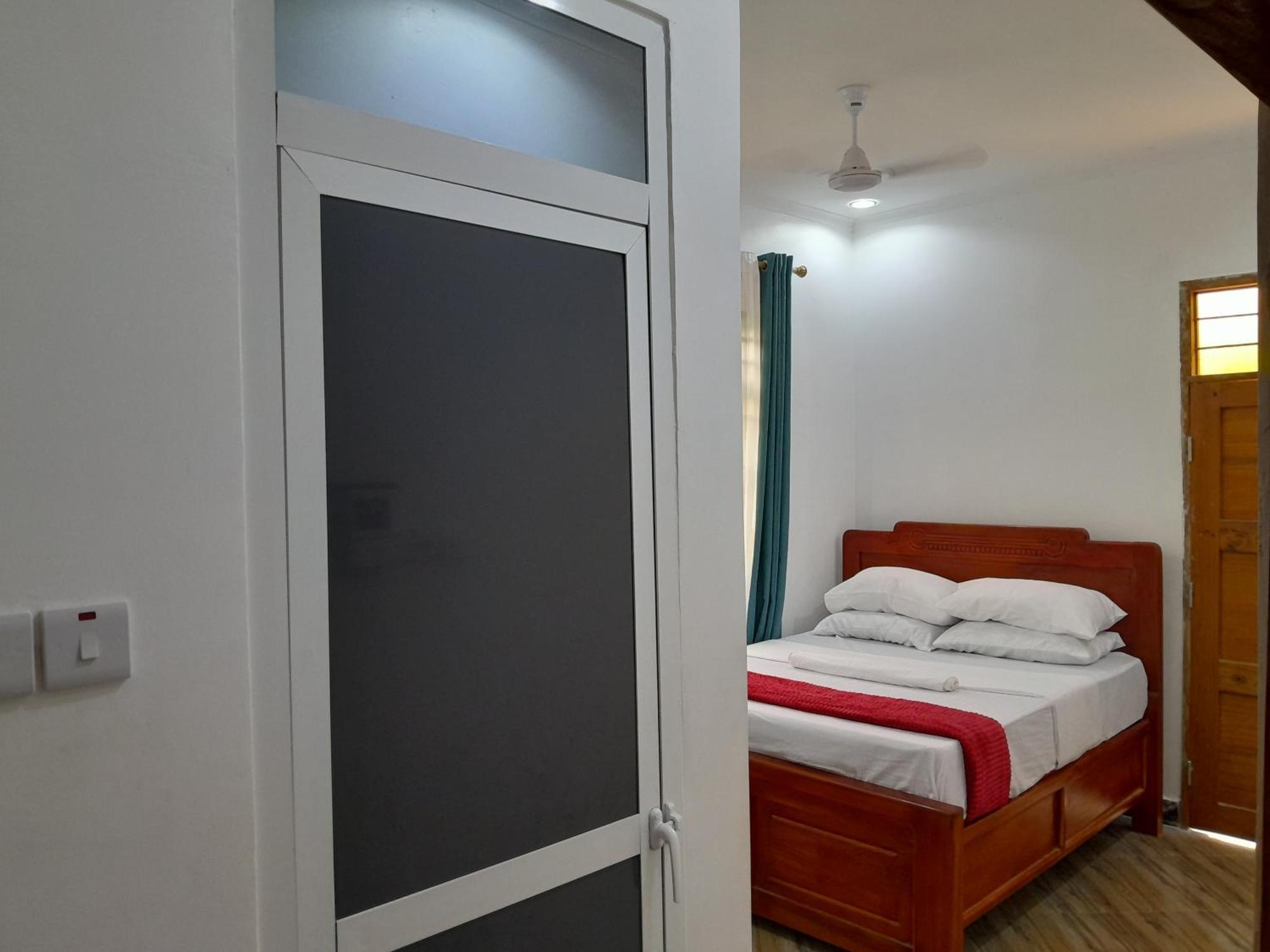 Valley Breeze Hotel Dar es Salaam Buitenkant foto