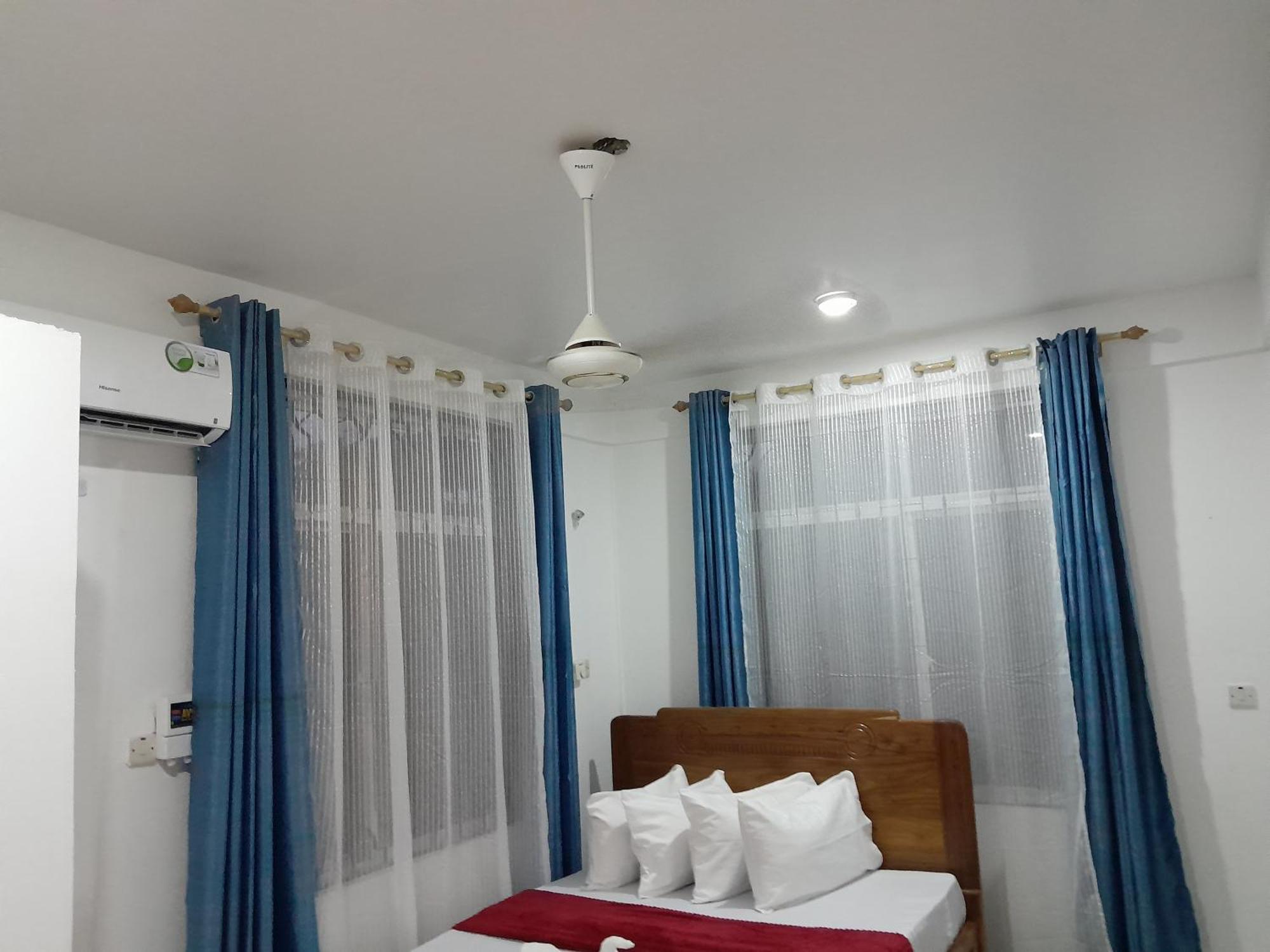 Valley Breeze Hotel Dar es Salaam Buitenkant foto